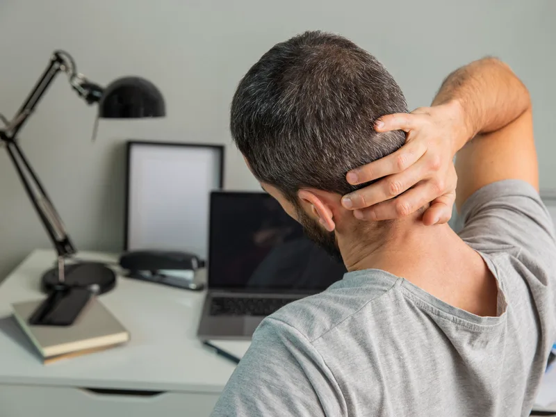 Live Well Family Chiropractic treating neck pain in Houston