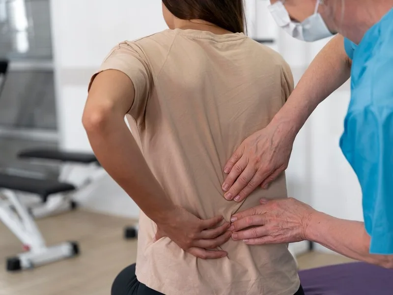 How Live Well Family Chiropractic treats sciatica in Houston
